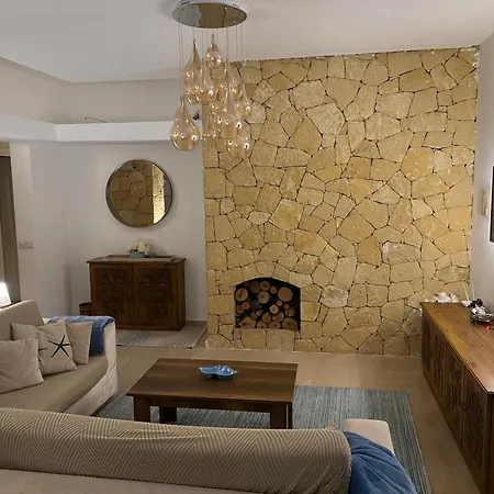 4 Bedroom With Pool For Families To Relax *
