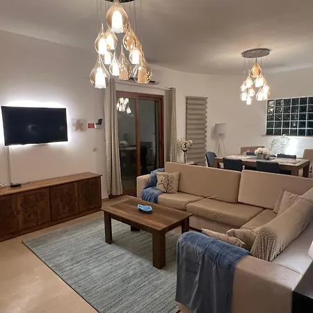4 Bedroom With Pool For Families To Relax Βίλα *