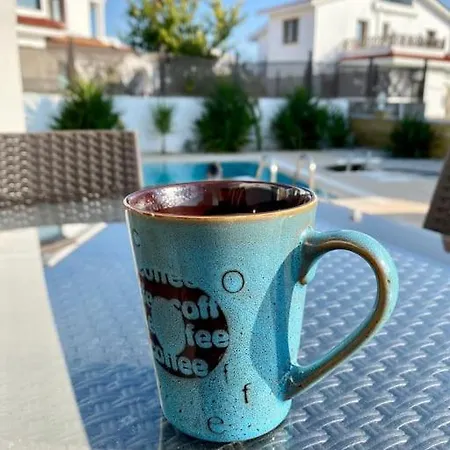 4 Bedroom With Pool For Families To Relax Βίλα *