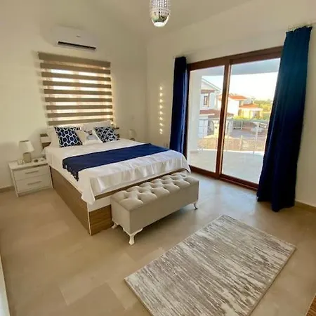 4 Bedroom With Pool For Families To Relax *