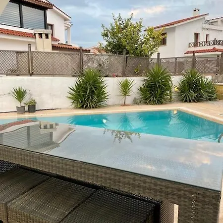 4 Bedroom With Pool For Families To Relax * Perivolia tou Trikomou