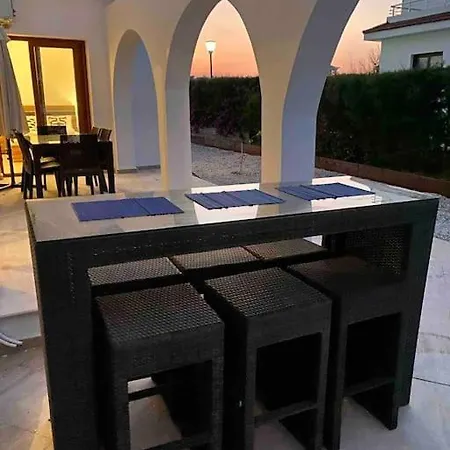 4 Bedroom With Pool For Families To Relax Βίλα Perivolia tou Trikomou