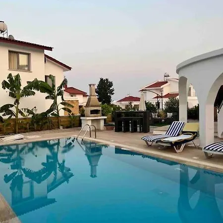 4 Bedroom With Pool For Families To Relax Βίλα