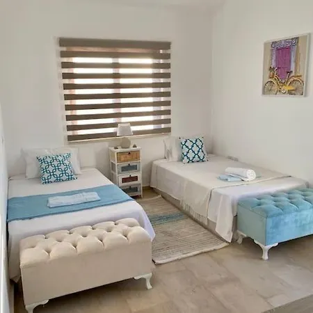 4 Bedroom With Pool For Families To Relax Villa *
