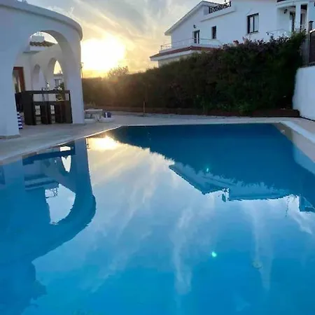 4 Bedroom With Pool For Families To Relax Villa