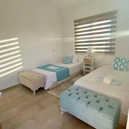 Villa 4 Bedroom With Pool For Families To Relax *