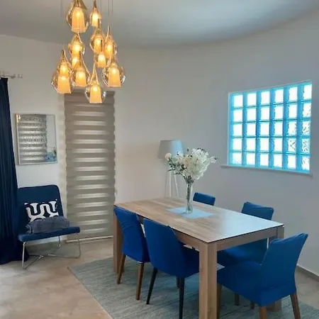 Villa 4 Bedroom With Pool For Families To Relax *