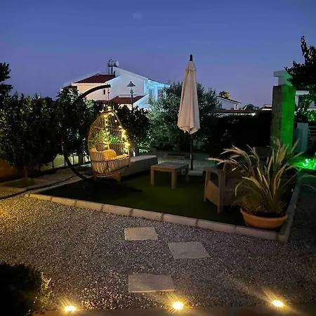 Villa 4 Bedroom With Pool For Families To Relax Perivolia tou Trikomou