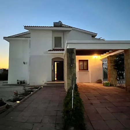 Villa 4 Bedroom With Pool For Families To Relax *