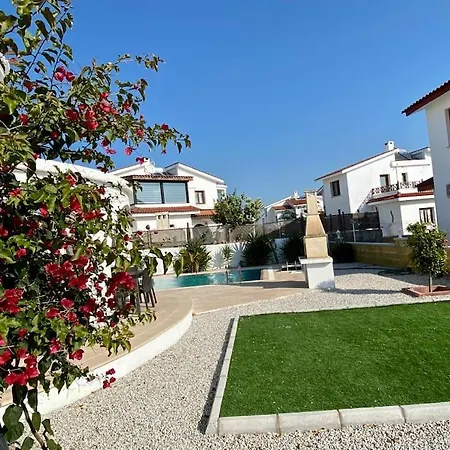 4 Bedroom With Pool For Families To Relax * Perivolia tou Trikomou